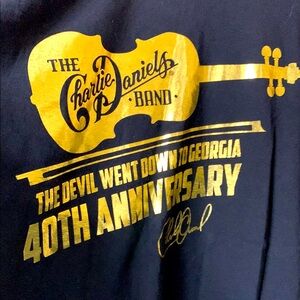 Ladies black long sleeve tshirt / never worn / large